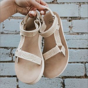 Teva midform Sandals Cream - size 8